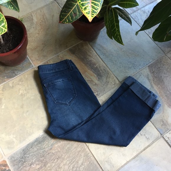 a.n.a. Cuffed-Hem Stretch Crop Jeans (like NEW) - Picture 7 of 11